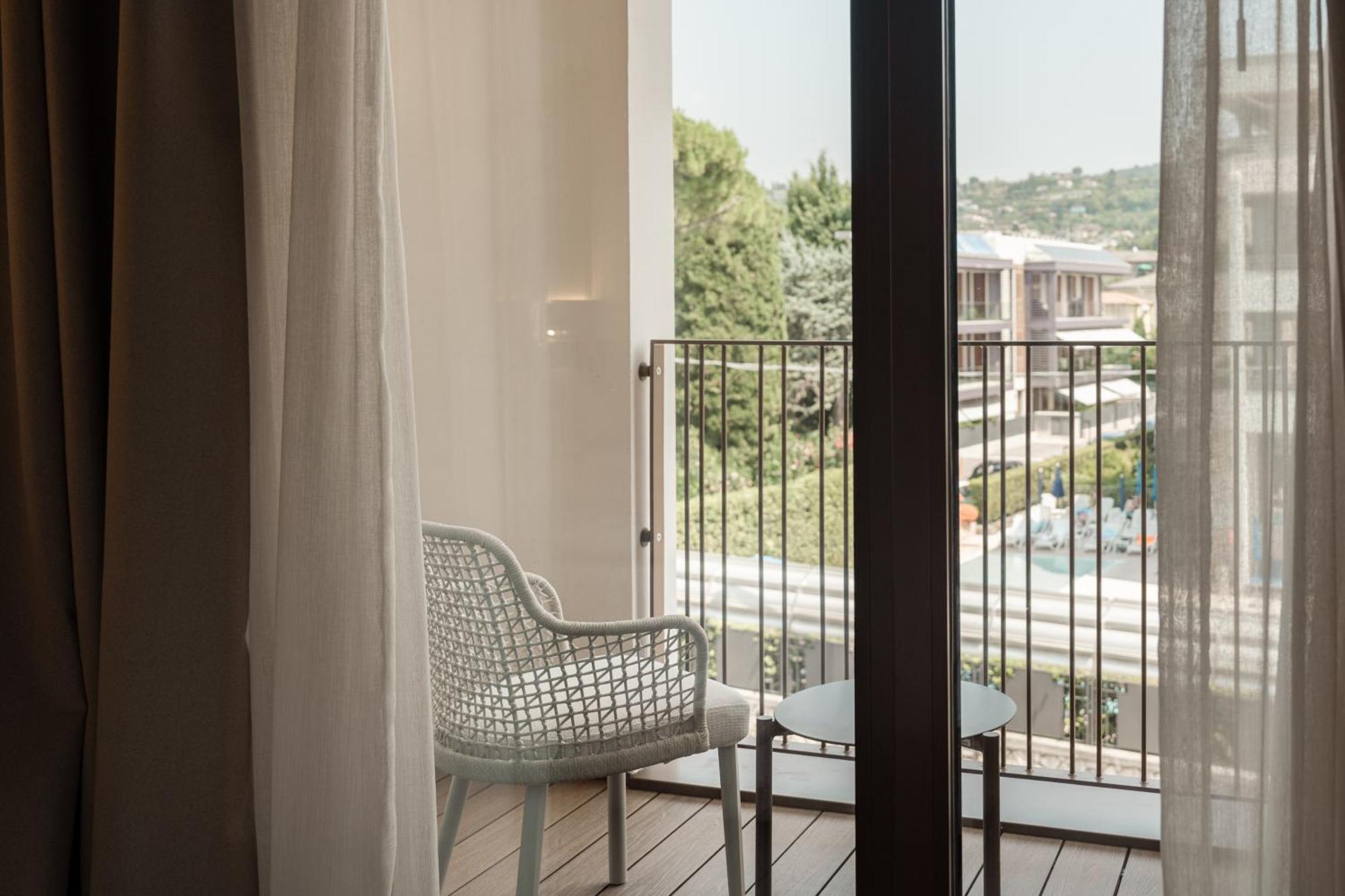 Wanderlust Hotel - Suite & Spa - Apartments & Villas - Bardolino, Lago Di Garda - Verona Exterior photo