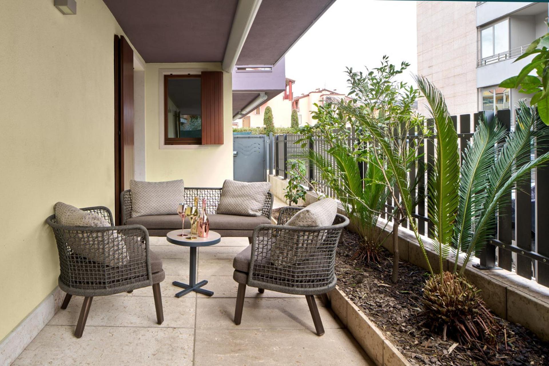 Wanderlust Hotel - Suite & Spa - Apartments & Villas - Bardolino, Lago Di Garda - Verona Exterior photo