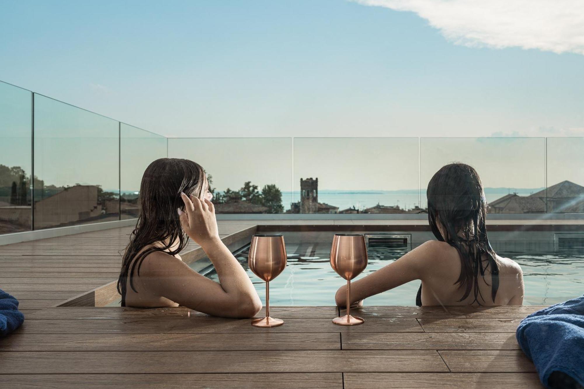Wanderlust Hotel - Suite & Spa - Apartments & Villas - Bardolino, Lago Di Garda - Verona Exterior photo