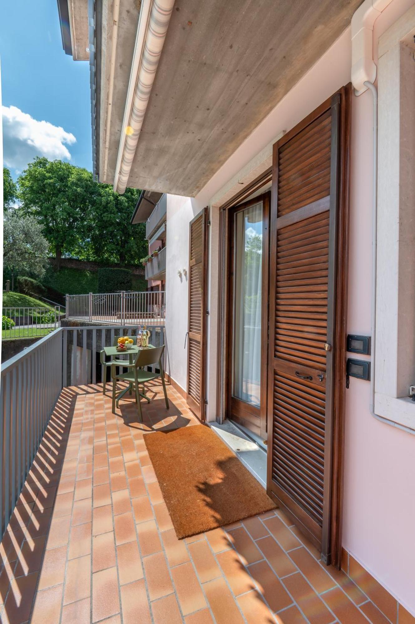 Wanderlust Hotel - Suite & Spa - Apartments & Villas - Bardolino, Lago Di Garda - Verona Exterior photo